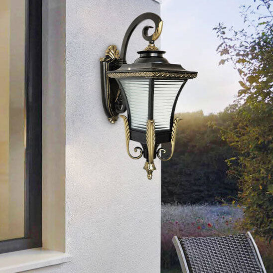 Europäisches Vintage Outdoor Quadrat Käfig Aluminium Glas 1-Licht Wandlampe | Brehn