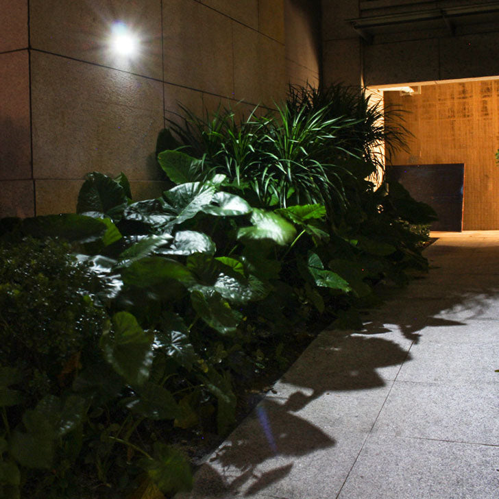 Solarbetriebene, wasserdichte, runde, flache LED-Wandleuchte mit Radarsensor für den Außenbereich