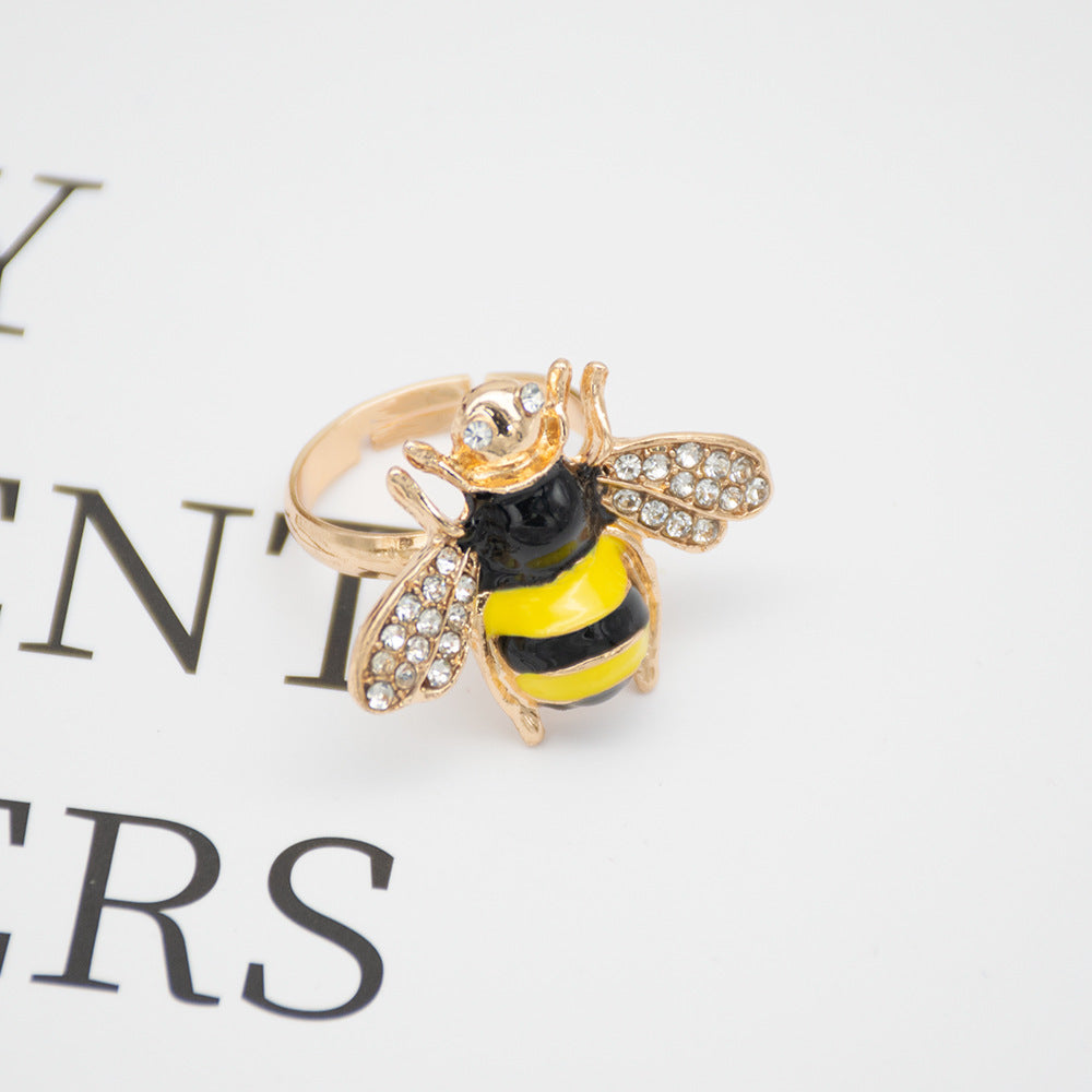 Dekorativer von Bienen inspirierter Statet Ring Brehn
