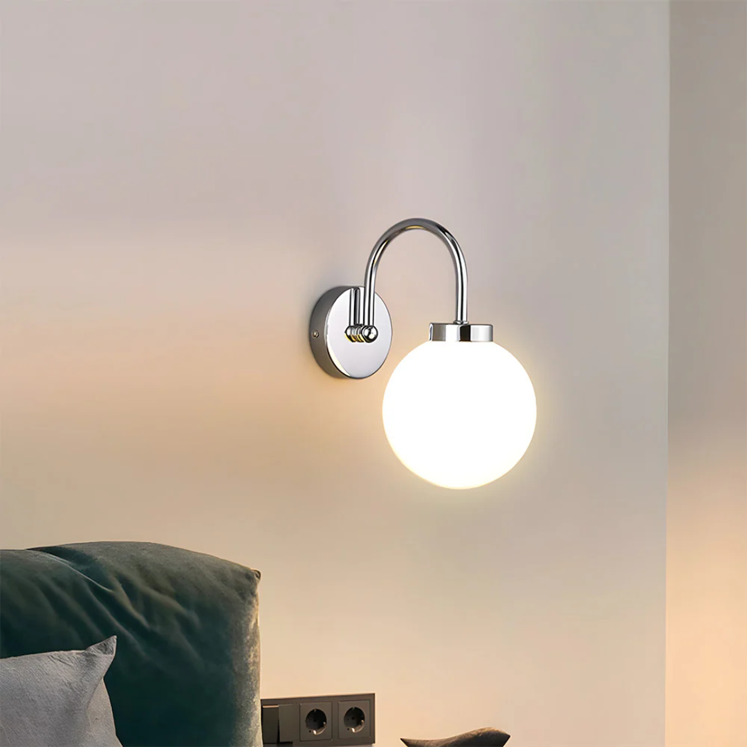 Brehn | Wandlampe mit Glasball