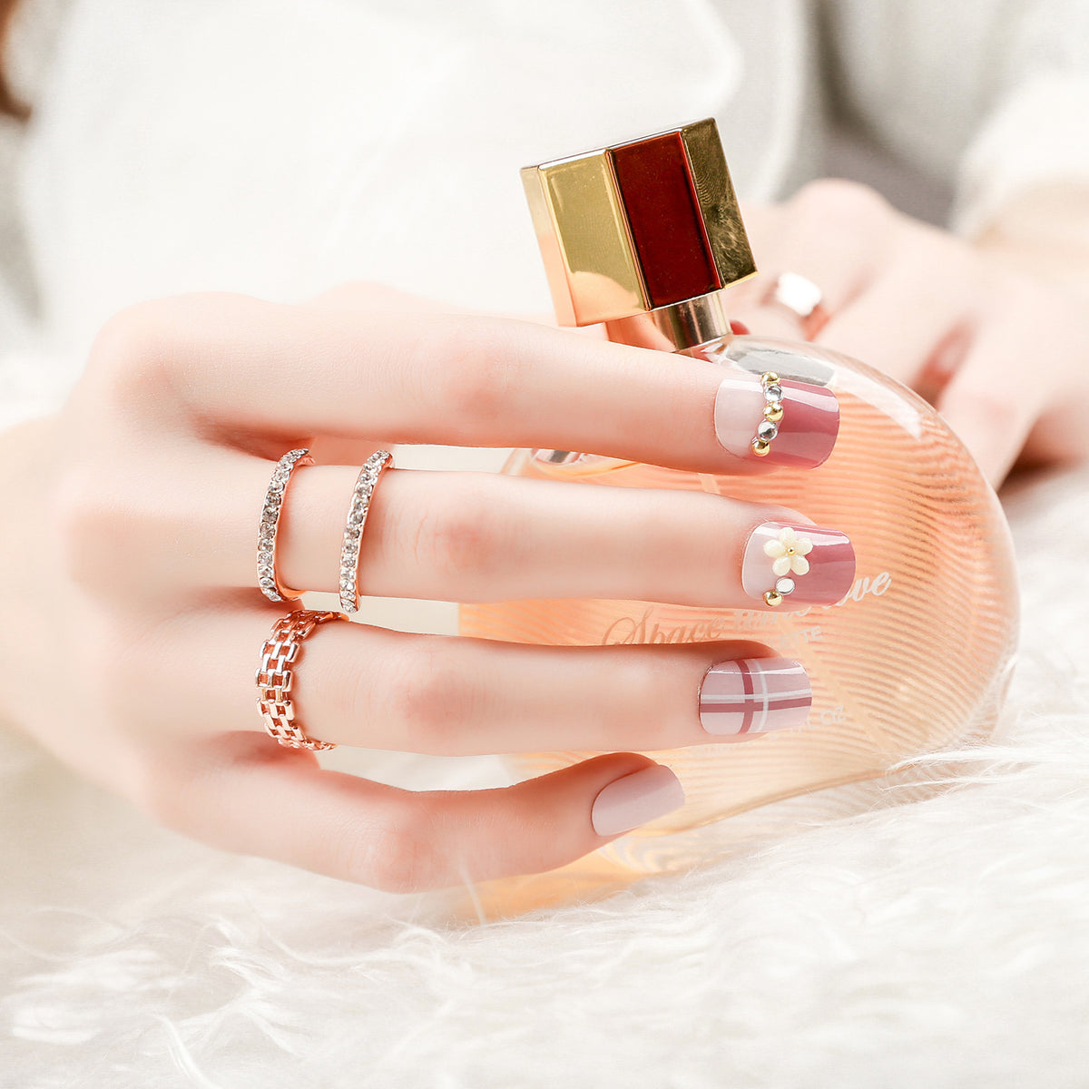 Elegantes dekoratives Press-On-Nagelset