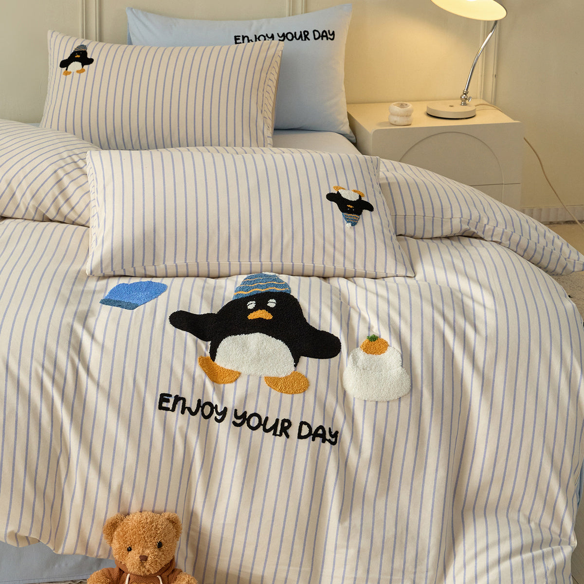 Baumwoll-Bettwäsche-Set mit Cartoon-Stickerei