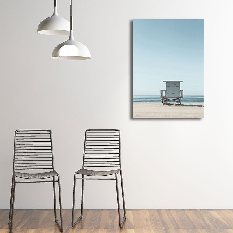 Brehn | Hellblauer Tropix Leinendruck Strandstuhl und Meereshorizont Landschaft Wandkunst für den Raum