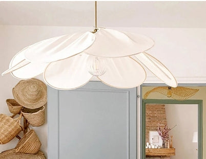 Stylische blumenförmige Pendelleuchte - Petalume | Brehn