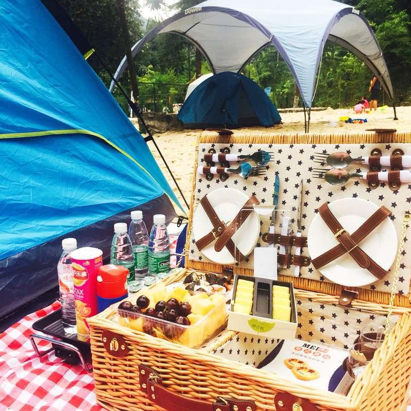 Damen Picknickkorb mit integriertem Geschirrset und praktischem Tragegurt Brehn