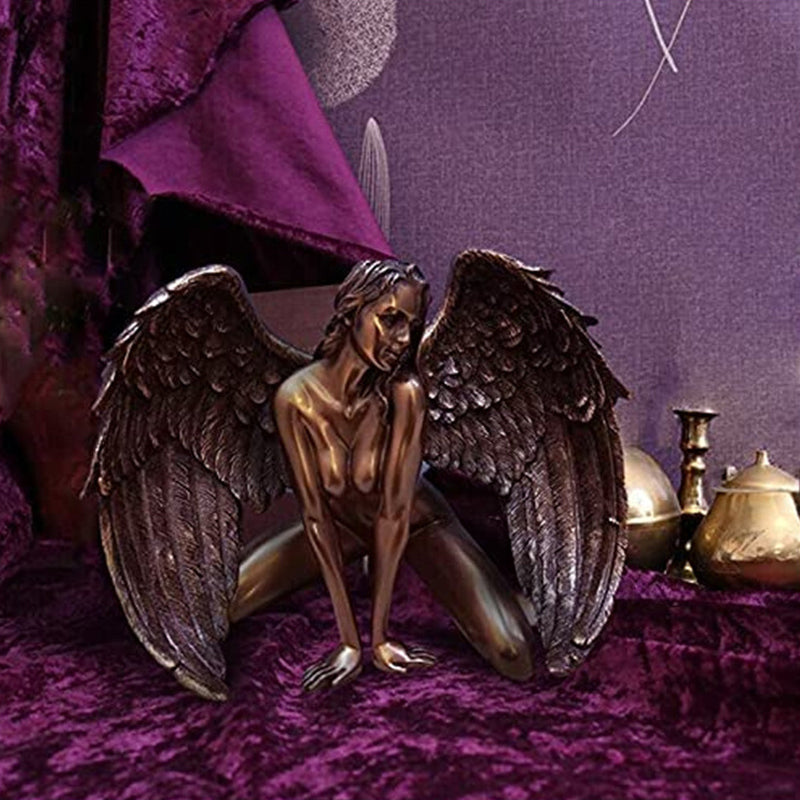 Brehn | Art Angel Weiblich Frau Flügel Knien Umhang Hut