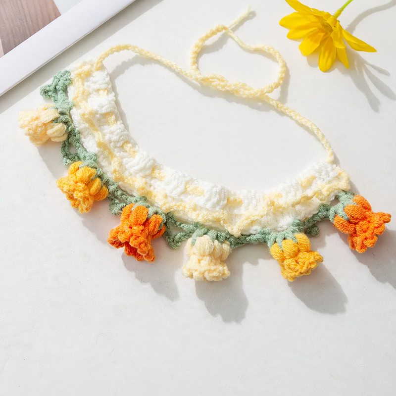 Handgestricktes Halsband für Katzen und kleine Hunde