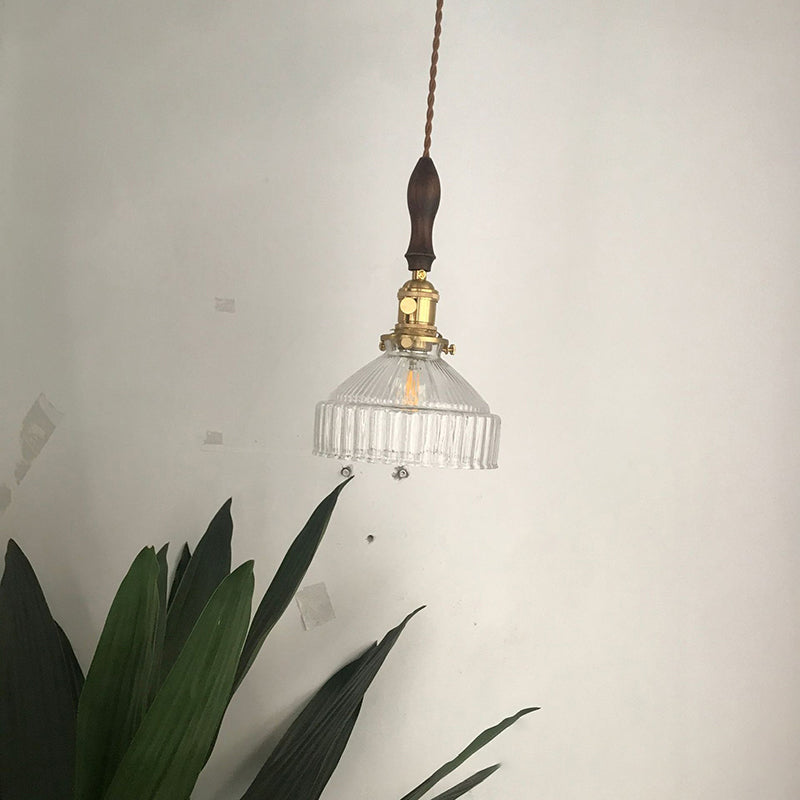 Rustikale Pendelleuchte mit gewelltem Glas – Industriedesign
