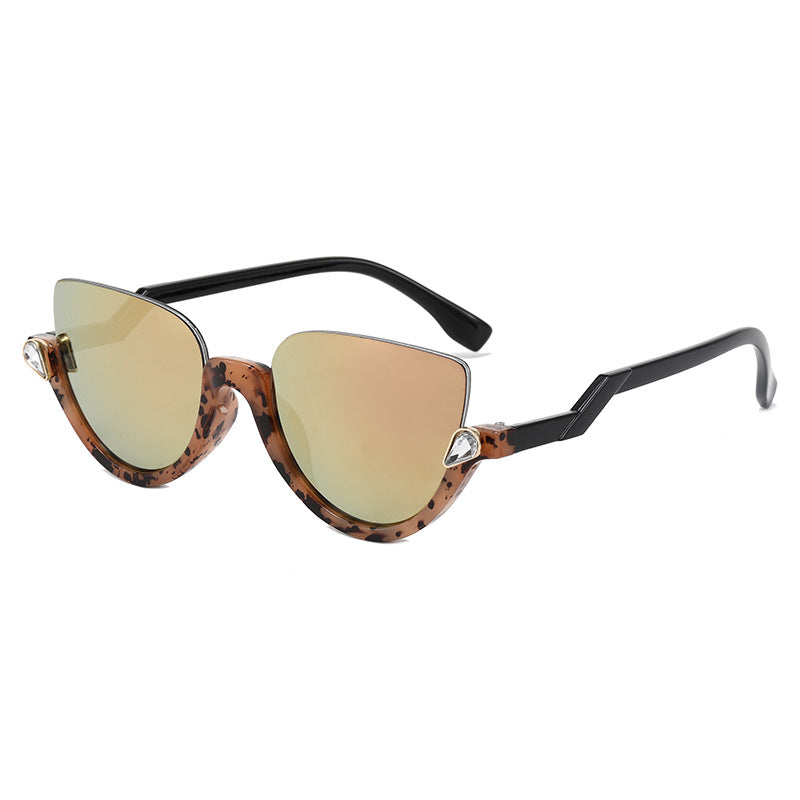 Damen Cat-Eye Sonnenbrille mit glamourösen Steinakzenten Brehn