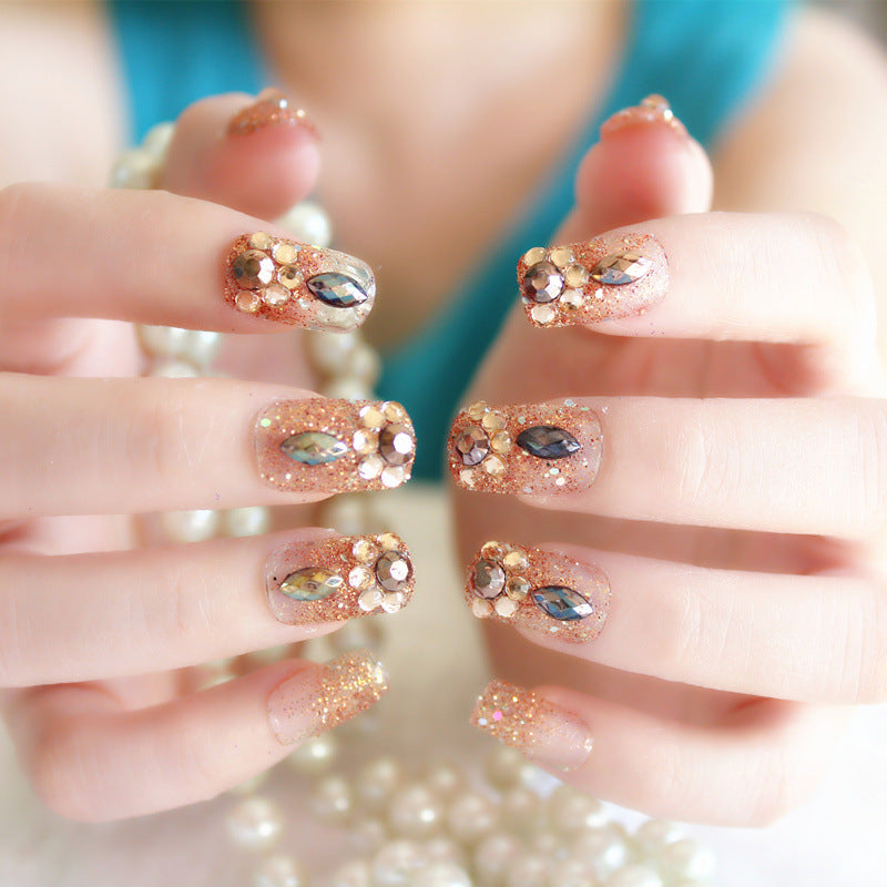 Glitzernde Nagelkunst Brehn