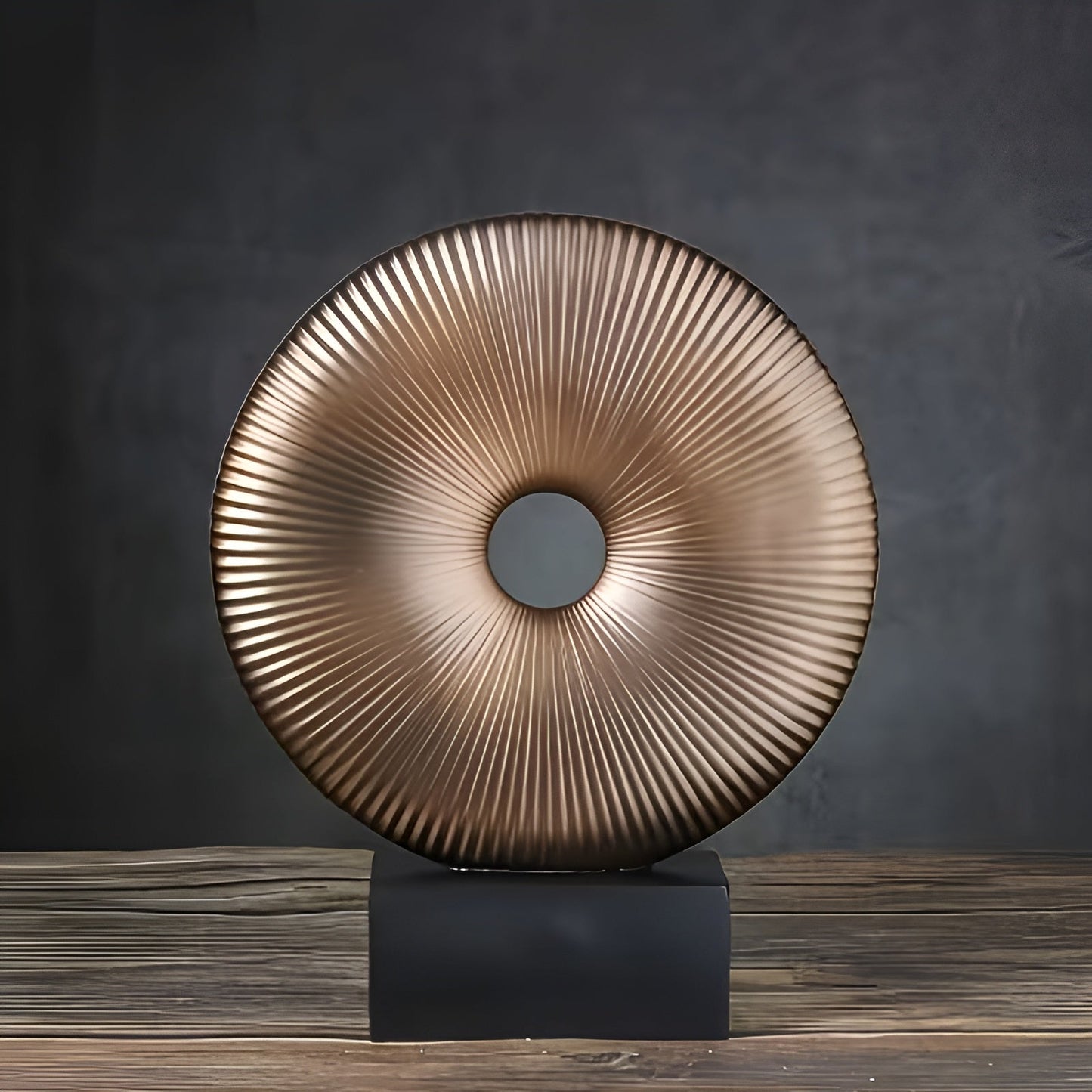 Runde Skulptur im Vintage-Stil – chinesisch inspiriert | Stilvolle Wohndekoration aus Kunstharz
