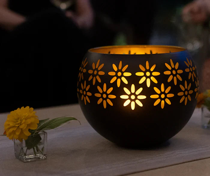 Brehn | Blumenmuster Kerzenlampe - FloraGlow