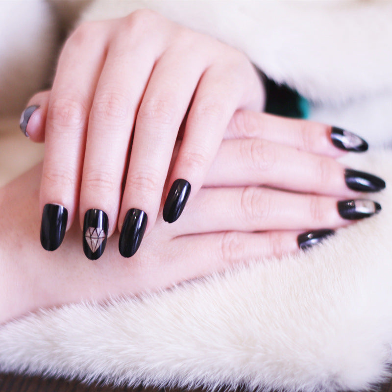 Künstlerisches Press-On Nageldesign