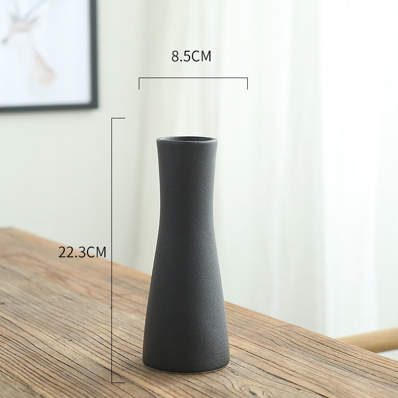 Zeitgenössische schlanke Keramik-Blumenvase