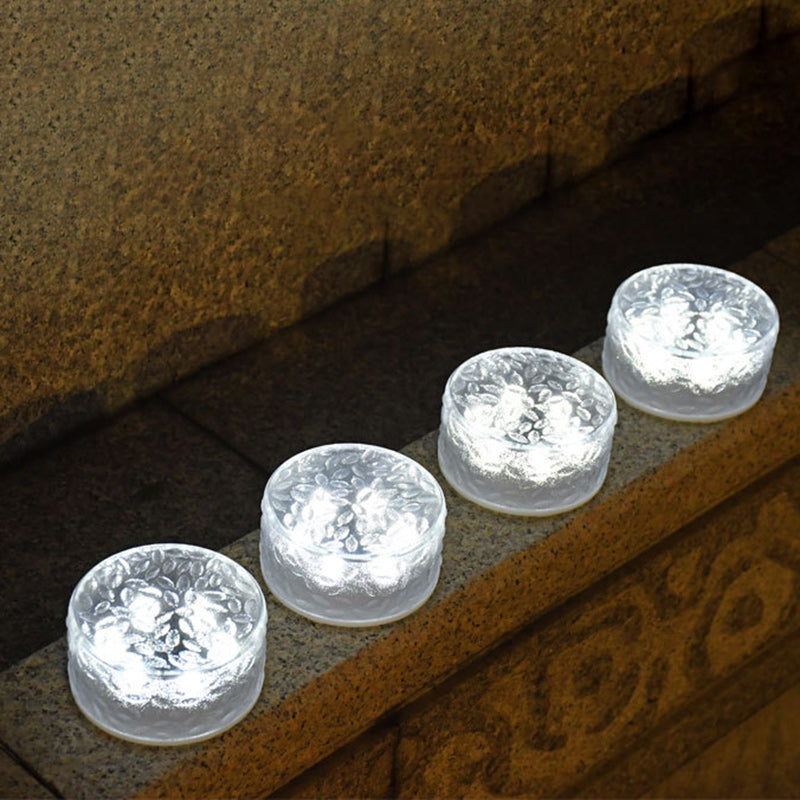 Runde LED-Solarleuchte in Eisziegelform aus Acryl für den Außenbereich