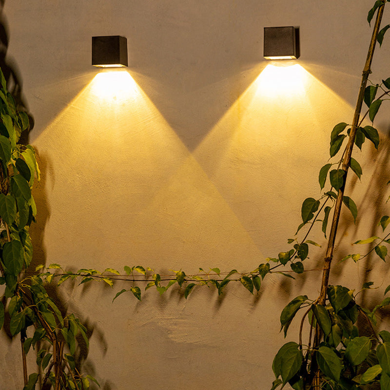 Moderner Minimalistischer Würfel Kunststoff Solar LED Wandleuchtenlampe für Garten | Brehn