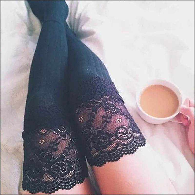 BowLift | Wool knee socks with lace