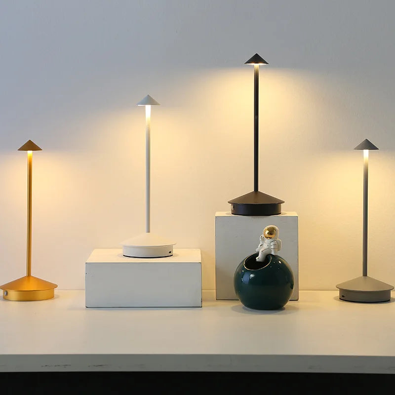 Moderne LED Tischleuchte mit Berührungssensor – Dimmbar, Kabellos und Minimalistisches Design | Brehn