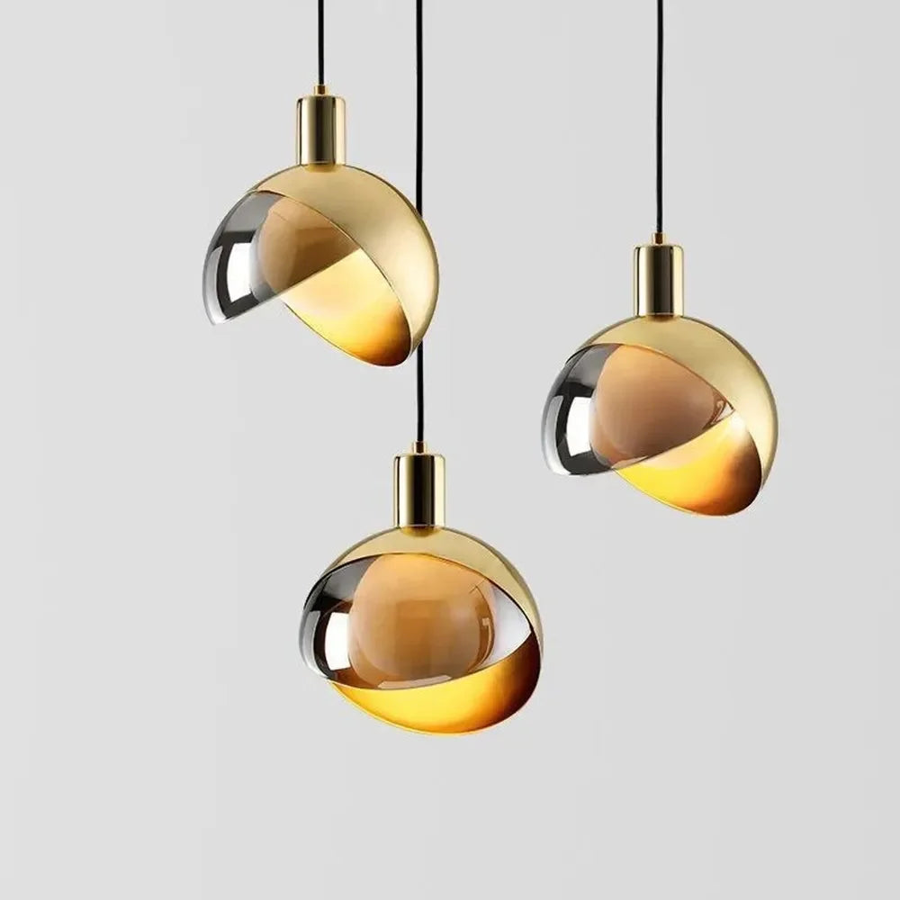 Moderne goldene Pendelleuchten für Esszimmer und Küche, elegantes Design mit Kugelleuchten | Brehn
