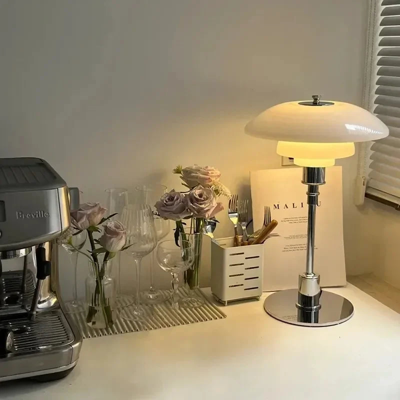 Nordische Glas Tischlampe – Minimalistische LED-Lampe für zu Hause | Brehn