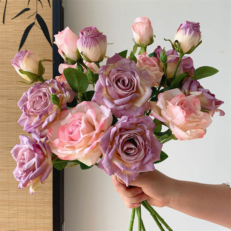 Elegante künstliche Rosenstängel