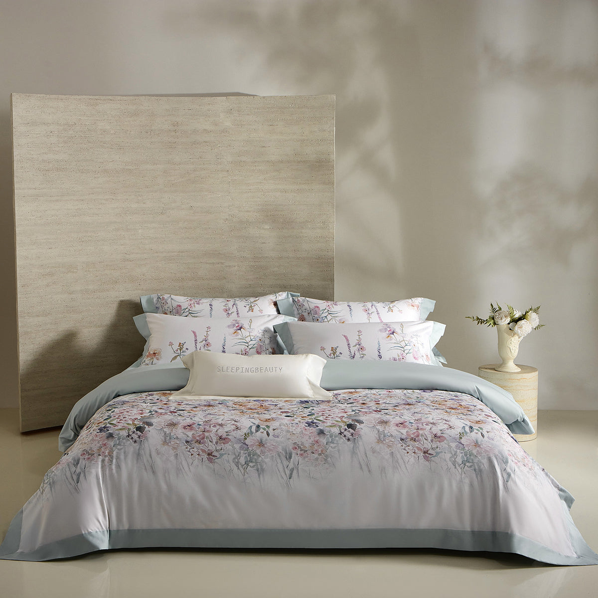 Blumen-Aquarell Baumwollsatin Bettbezug Set mit verstecktem Reißverschluss & bestickten Kissenbezügen
