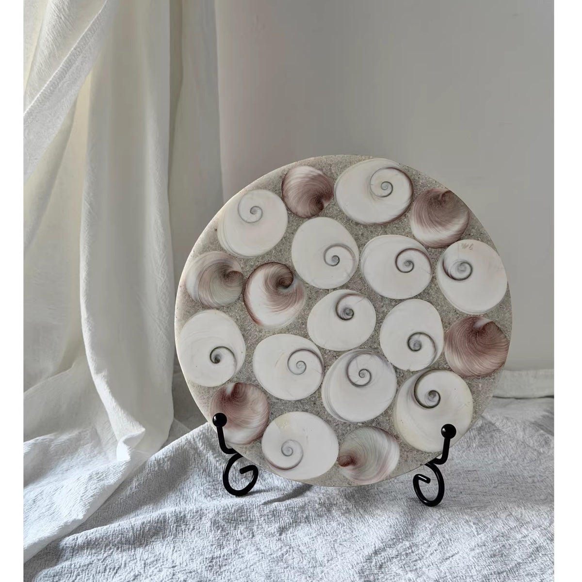 Dekorative Servierplatte mit Muschelthema