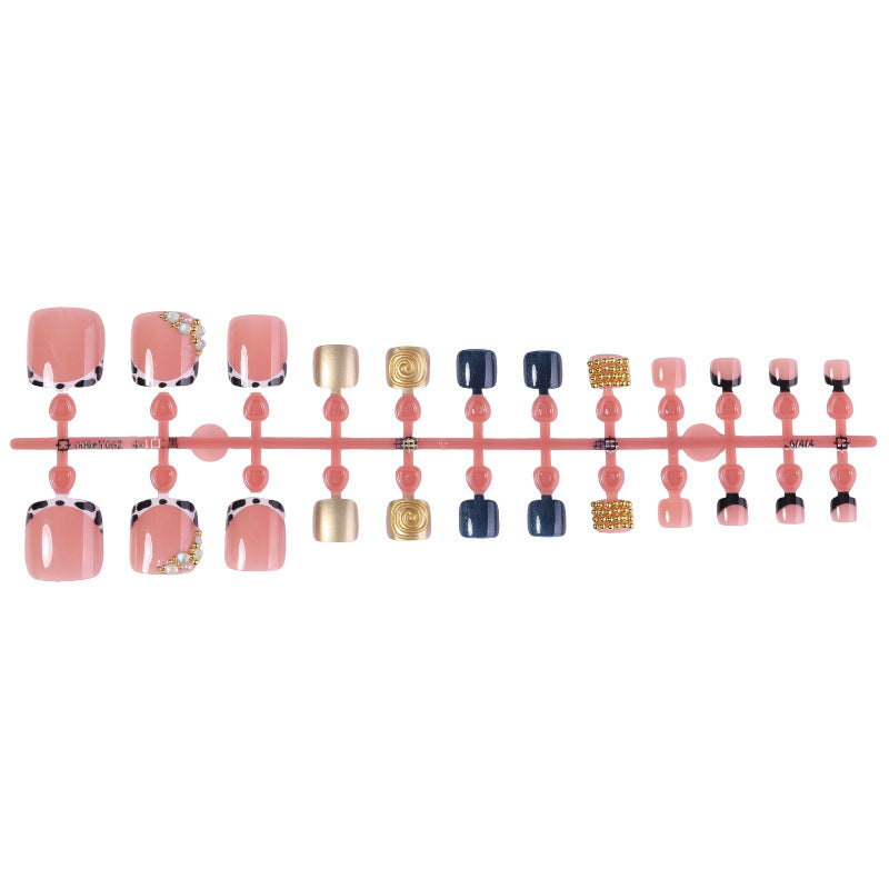 Elegantes Press-On-Nagelkunst-Set mit dekorativen Akzenten Brehn