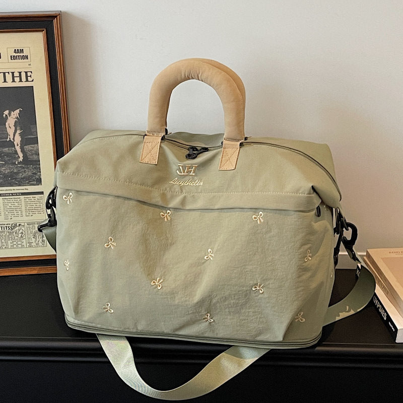 Stylische bestickte Reisetasche Brehn