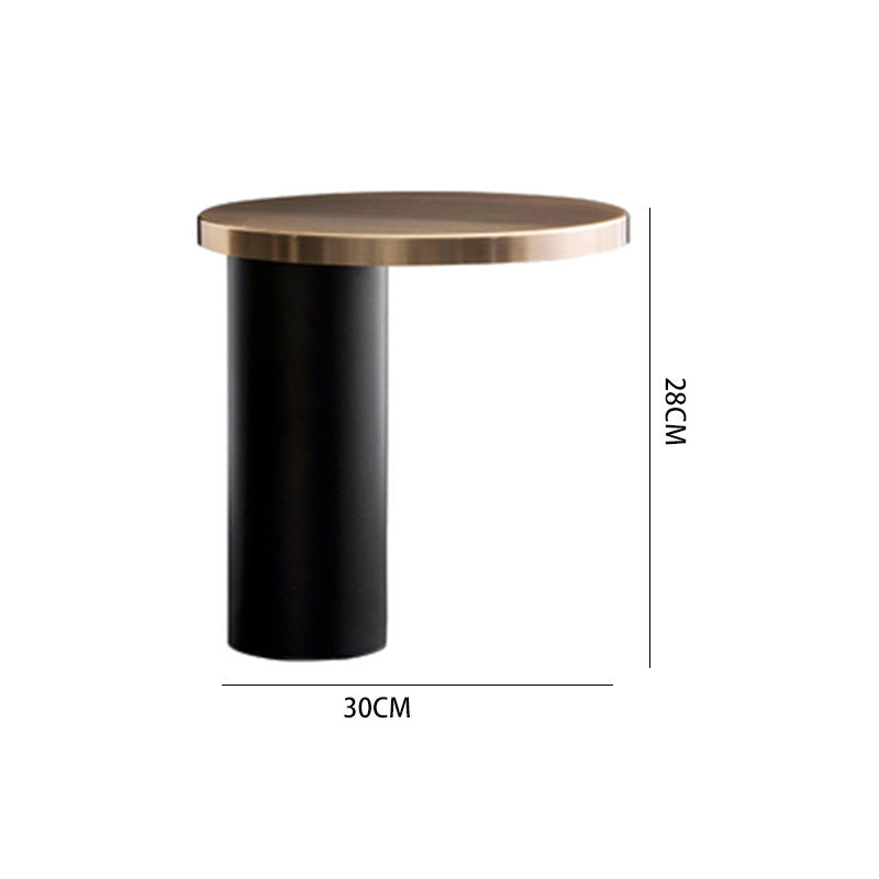 Minimalistische Tischlampe mit metallic Akzent