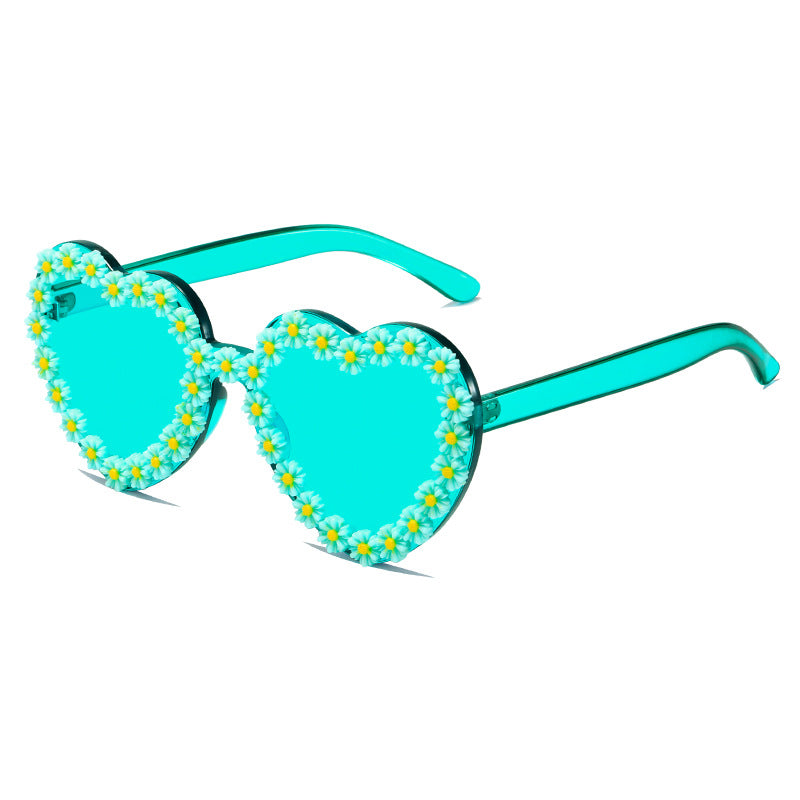 Damen Liebesförmige Sonnenbrille mit floralen Verzierungen Brehn