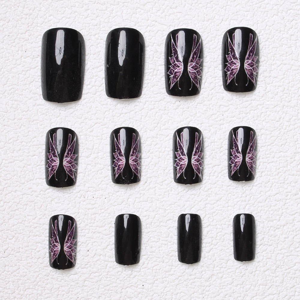Künstlerisches Press-On Nail Design Brehn