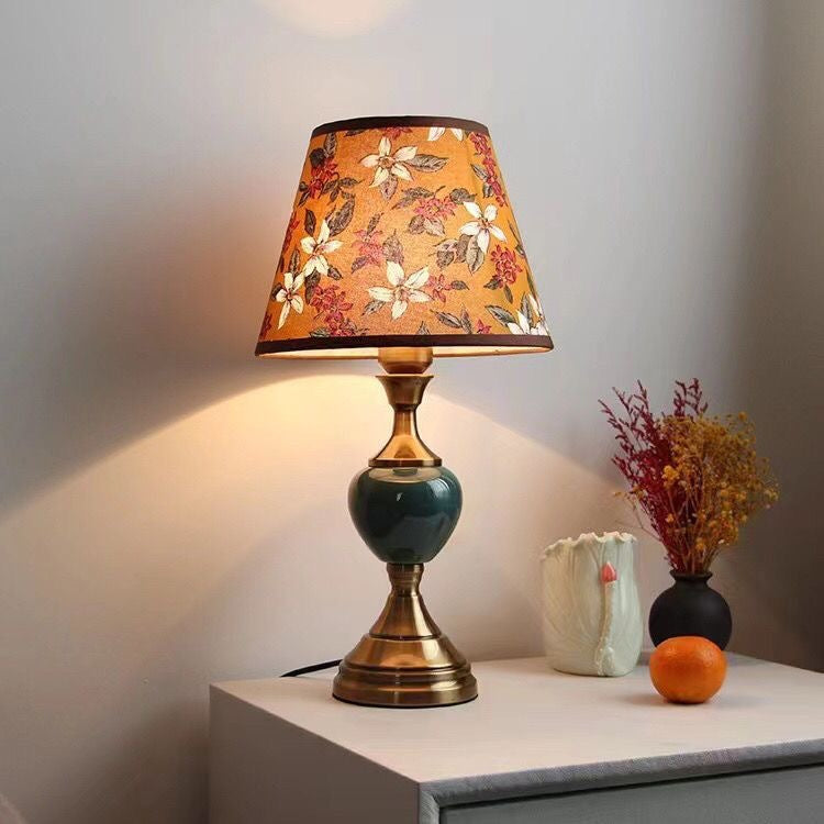 Charmante Blumen-Schirm Tischlampe