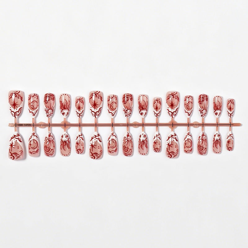Kunstnagelset mit floralem Design und zarten Verzierungen Brehn