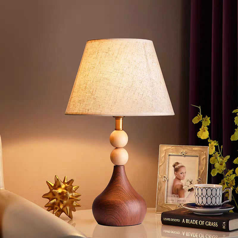 Zeitgenössische Tischlampe mit Holzfuß