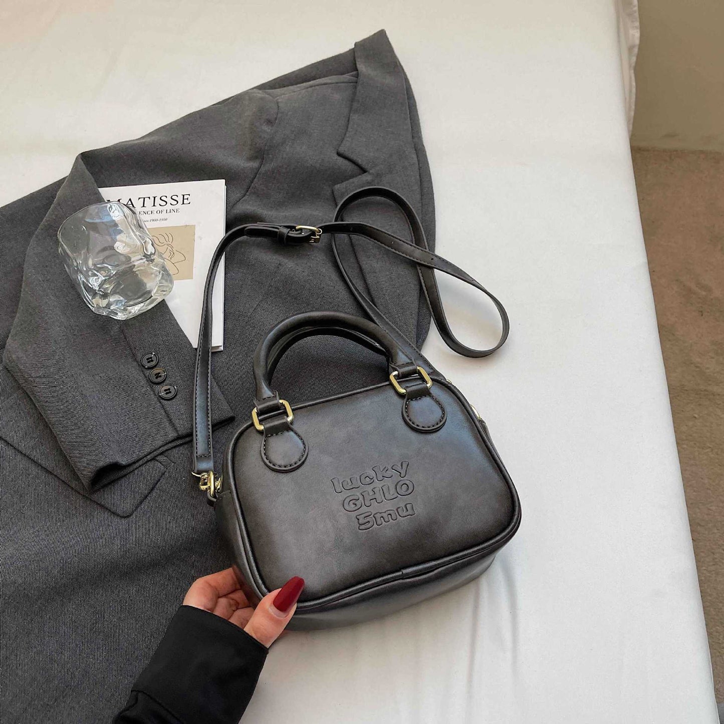 Schlanke strukturierte Mini-Schultertasche Brehn