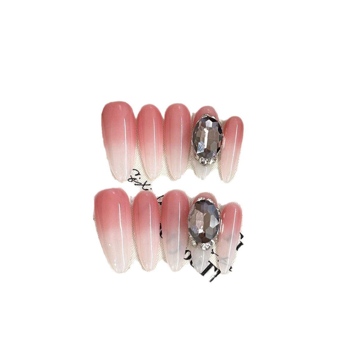 Elegante Ombre Press-On Nagelset mit Kristallakzenten