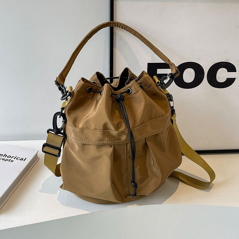Lässige Kordelzug-Eimer Tasche Brehn