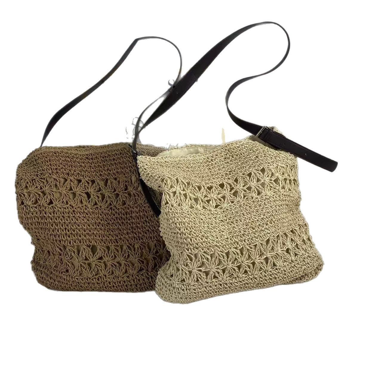 Handtasche Aus Geflochtenem Material mit Verstellbarem Schulterriemen Brehn