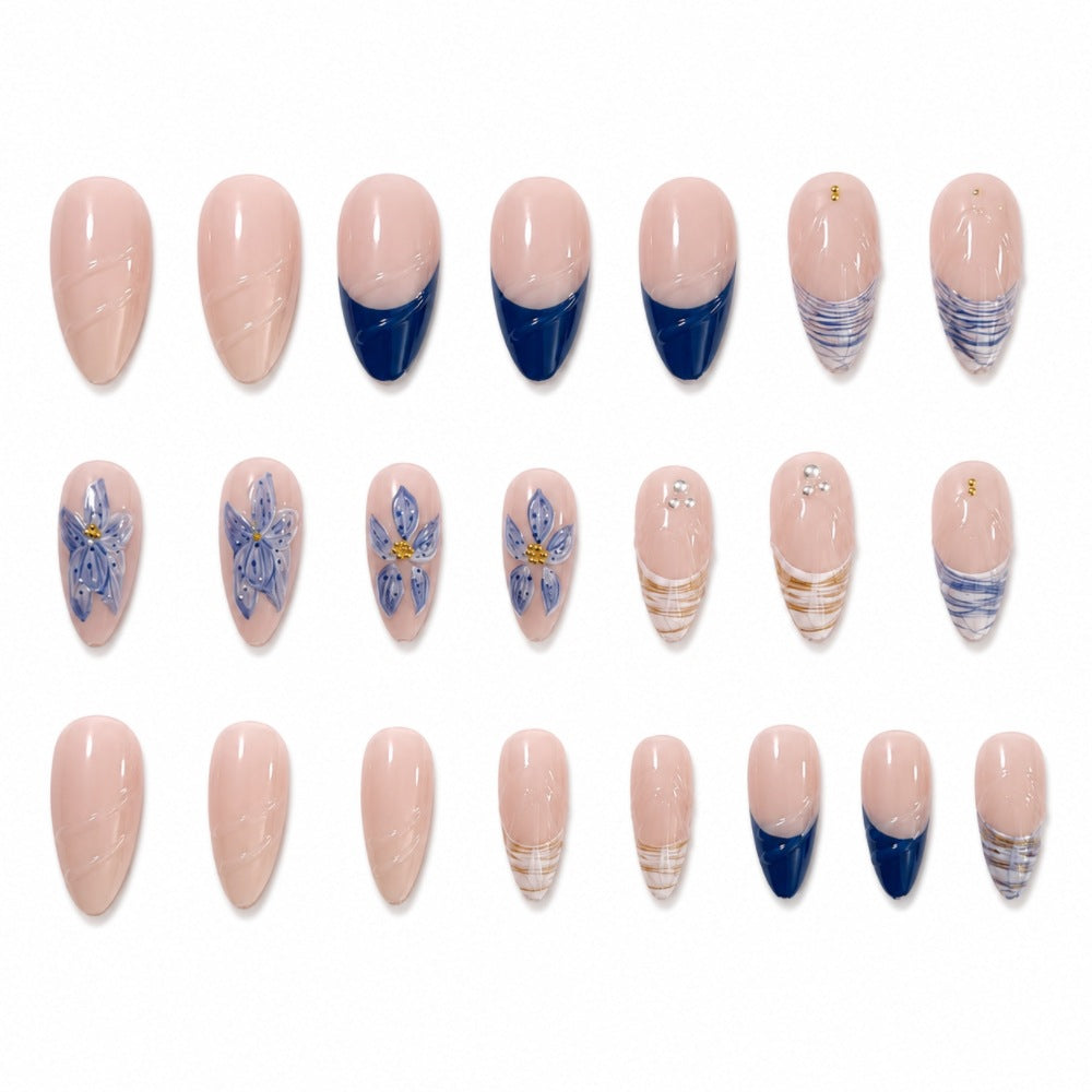 Künstlerisches Blumen- und geometrisches Press-On-Nagelset Brehn
