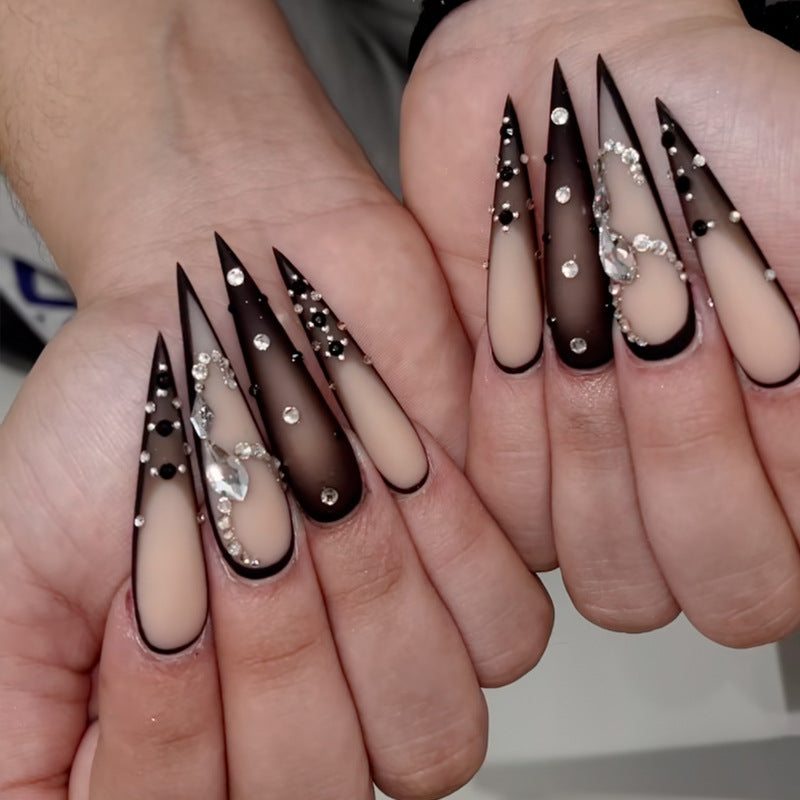 Stiletto Press-On Nagelkunstset mit eleganten Strassverzierungen Brehn
