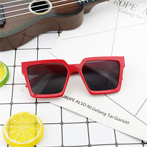 Damen Oversized-Sonnenbrille im modischen Eckdesign Brehn