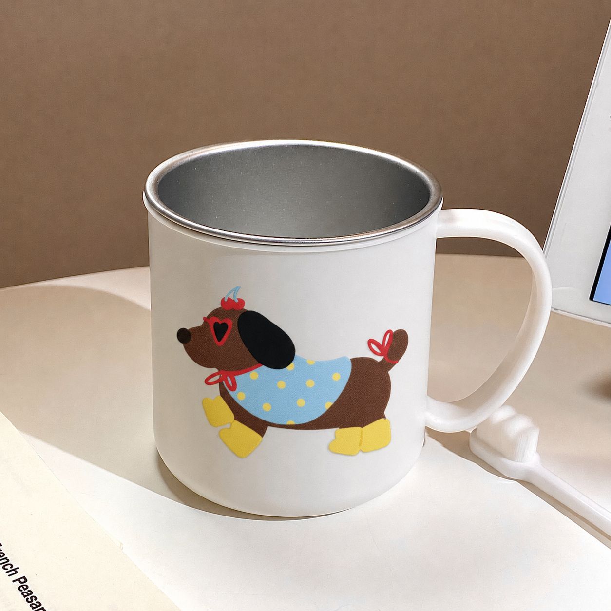 Keramiktasse mit Charmantem Hundemotiv Brehn