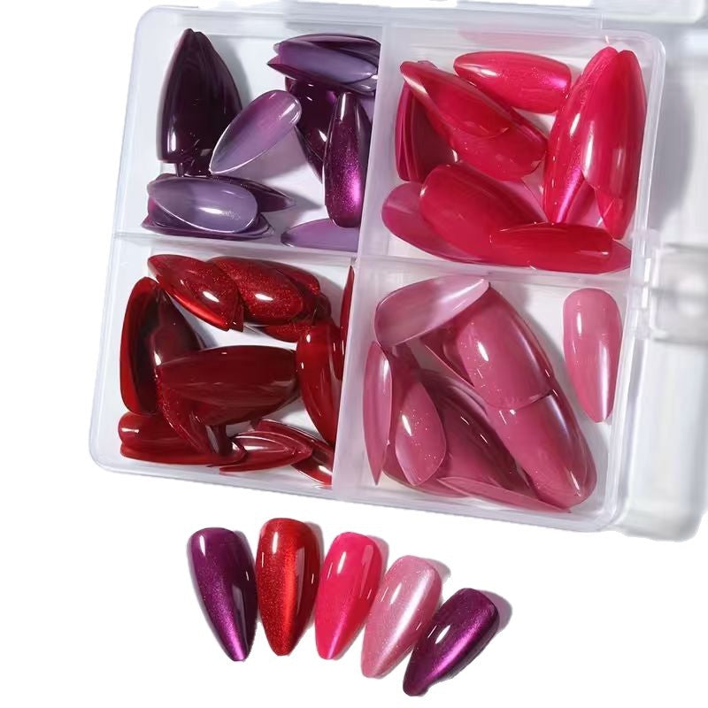 Glänzende Stiletto-Nagelspitzen Brehn