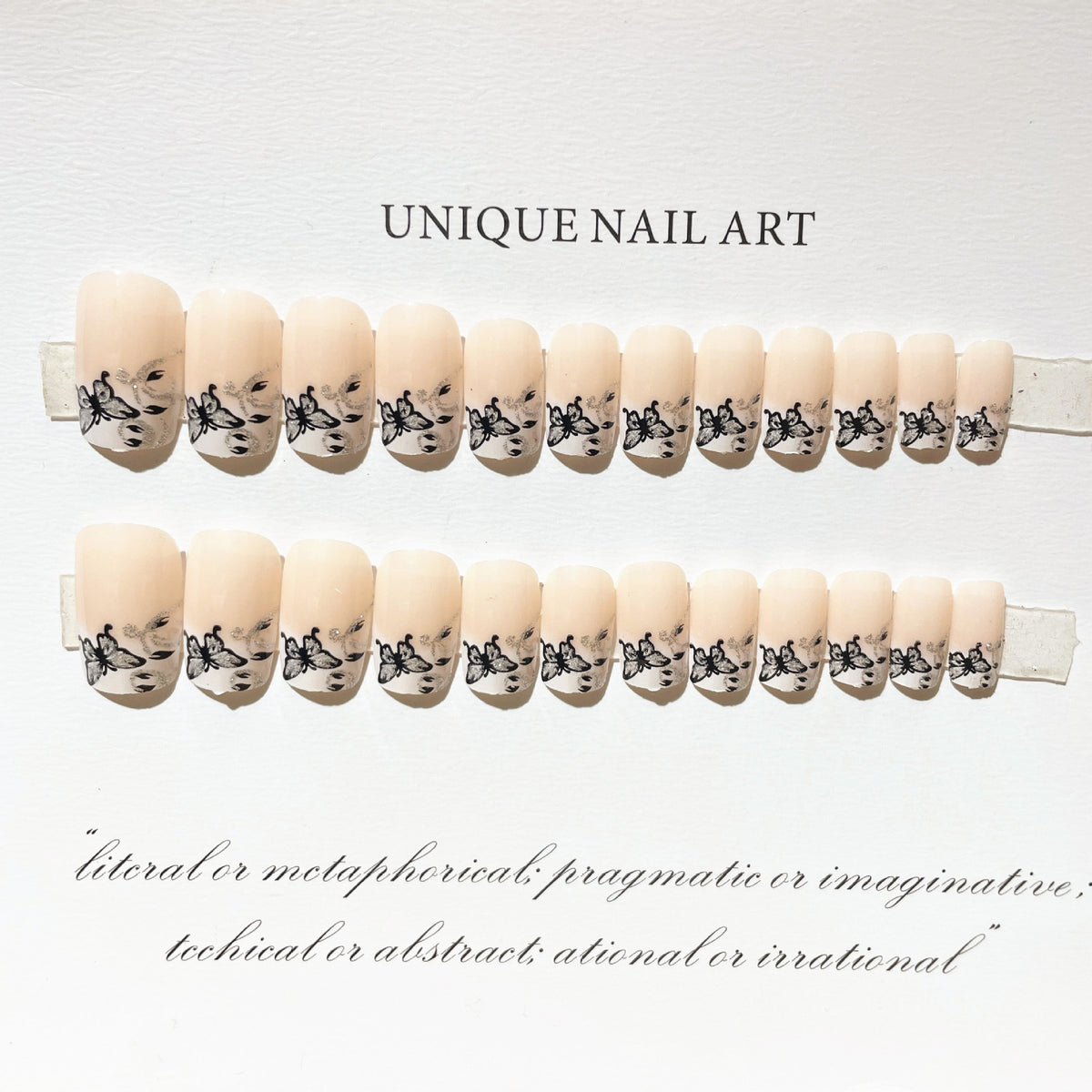 Künstlerisches Press-On-Nagel-Set mit Schmetterlingsdesigns