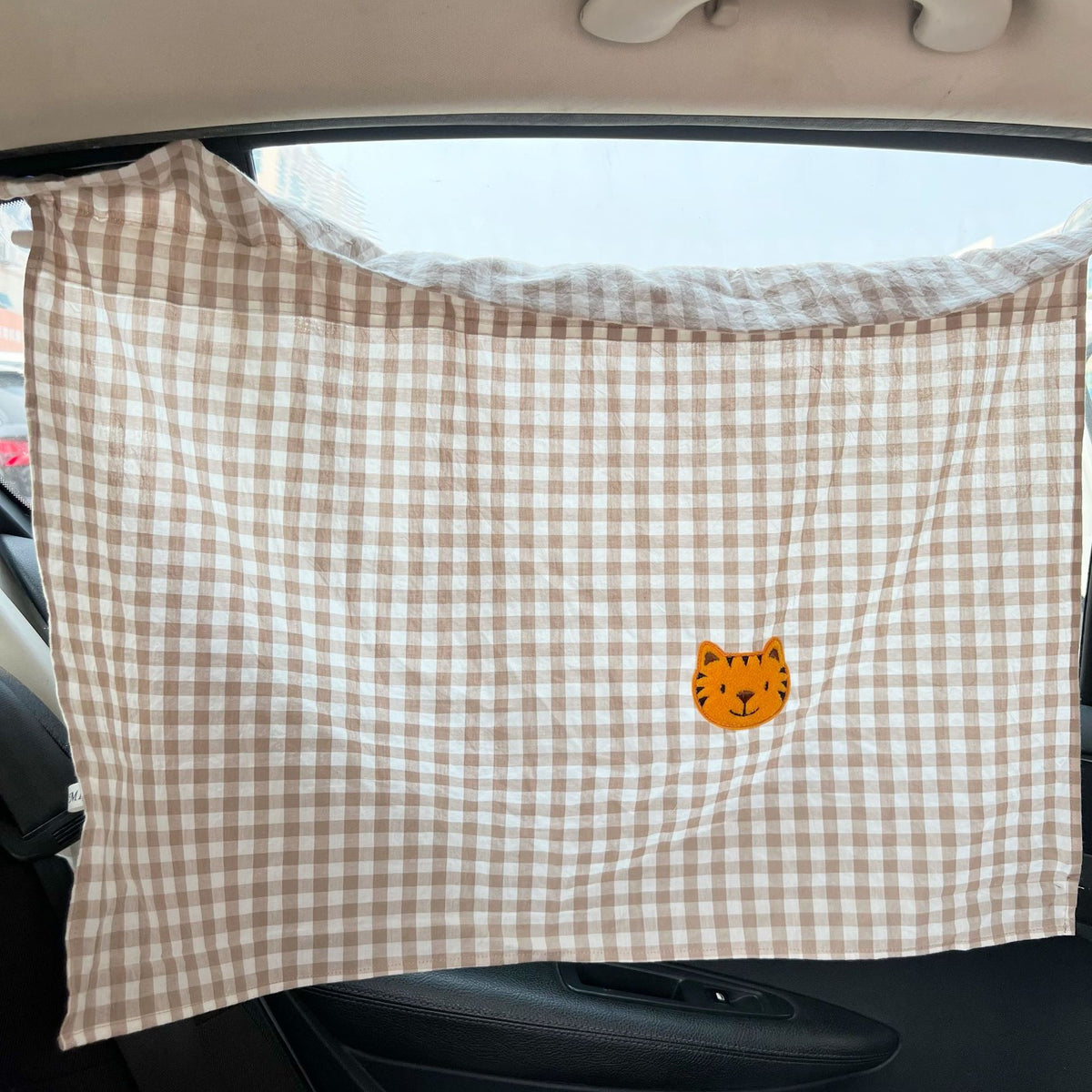 Autofenster-Verdunkelungsvorhang mit Saugnäpfen und Karo-Baumwollpaneel