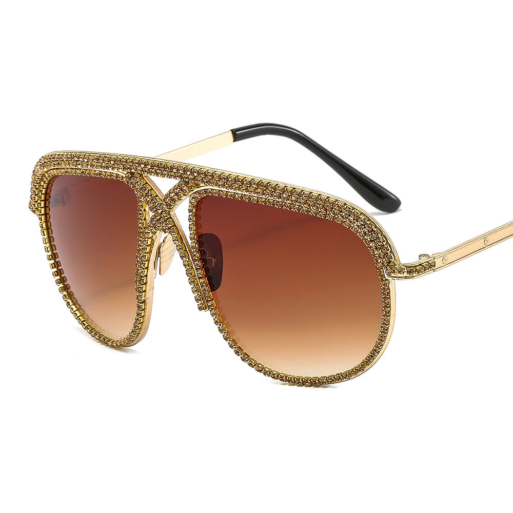 Damen Glamouröse Sonnenbrille mit strassverziertem Rahmen Brehn