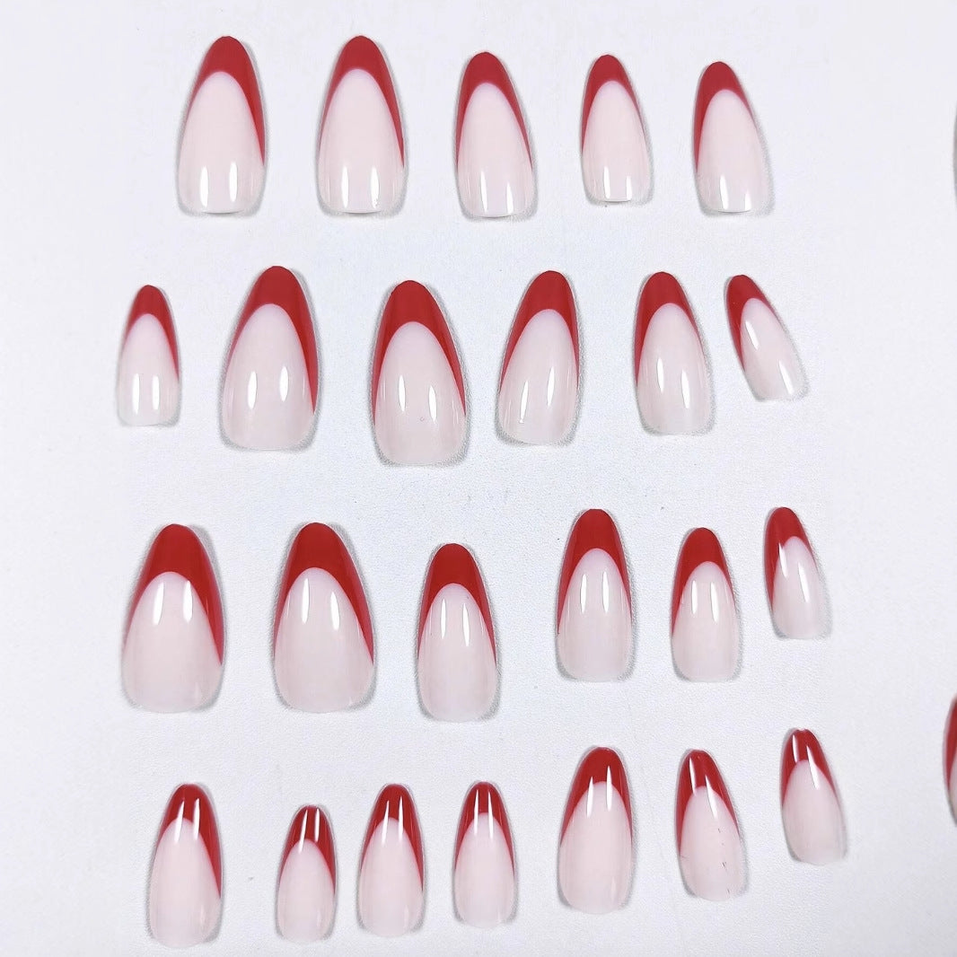 Kunstnagelset mit stilvollem spitzem Design und eleganten Farbverläufen Brehn