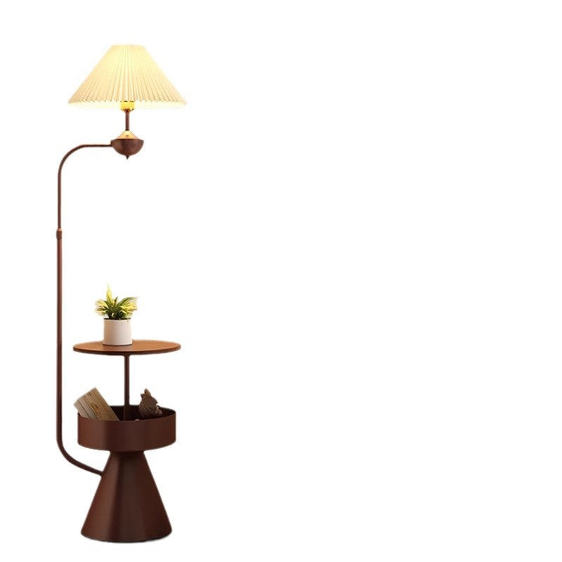 Elegante Stehlampe mit Faltenschirm