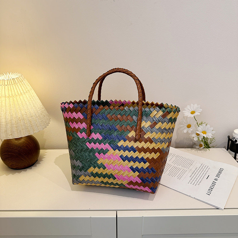 Handgewebte mehrfarbige Strohtasche